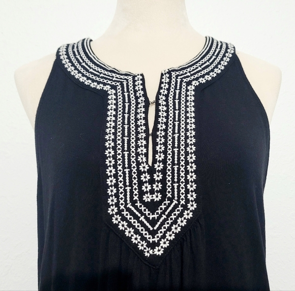 DRESSBARN Woman's Casual Sleeveless Top Black White Embroidery Size XL - Picture 2 of 11